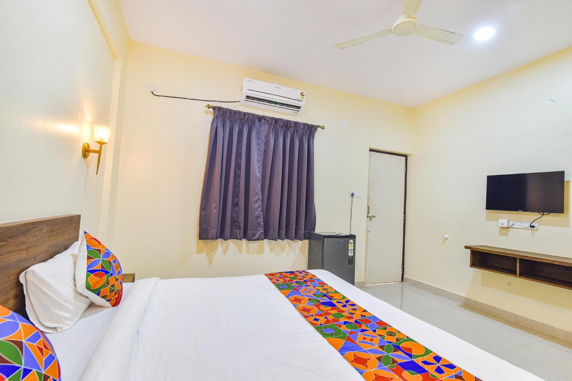 Fabhotel Baga Tulip - 500M From Baga Beach エクステリア 写真