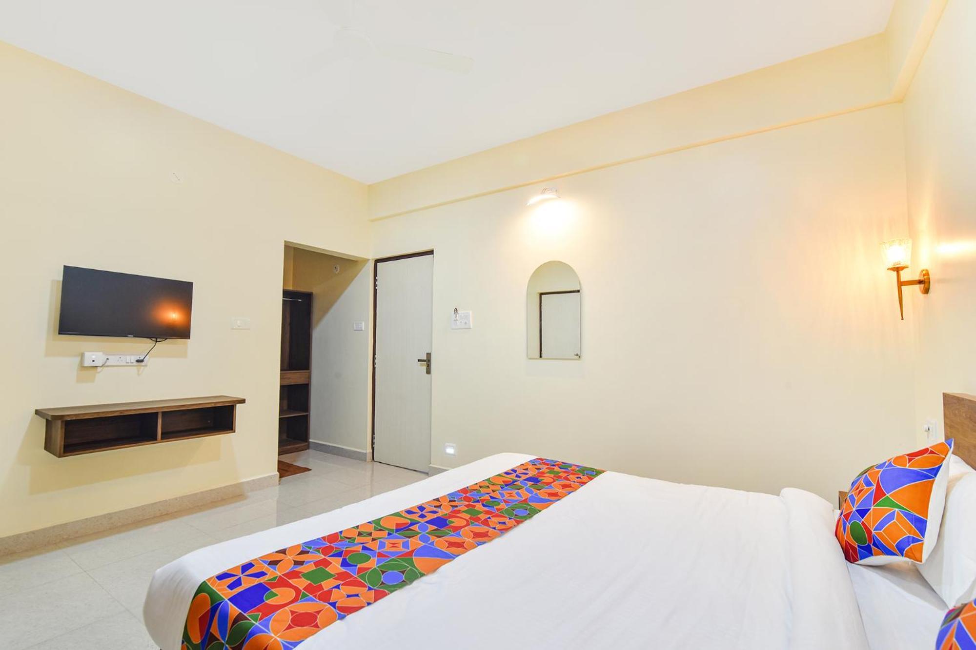 Fabhotel Baga Tulip - 500M From Baga Beach エクステリア 写真