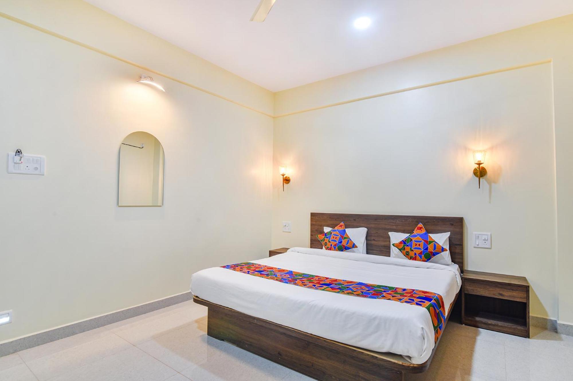 Fabhotel Baga Tulip - 500M From Baga Beach エクステリア 写真