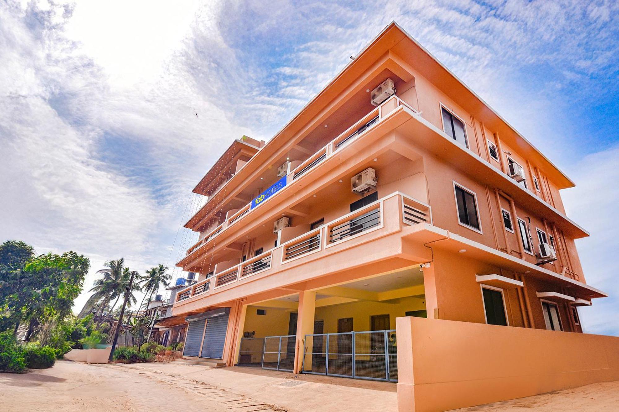 Fabhotel Baga Tulip - 500M From Baga Beach エクステリア 写真